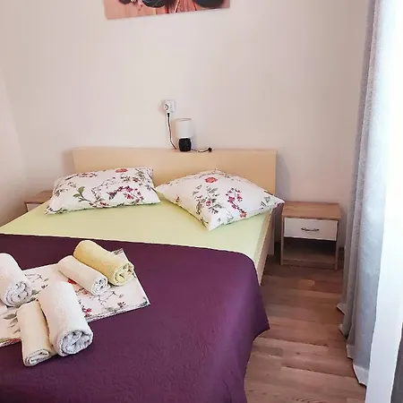 Luana Lejlighed Kampor