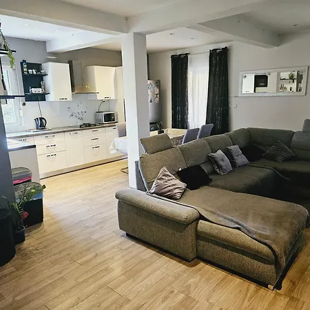Luana Apartment Kampor